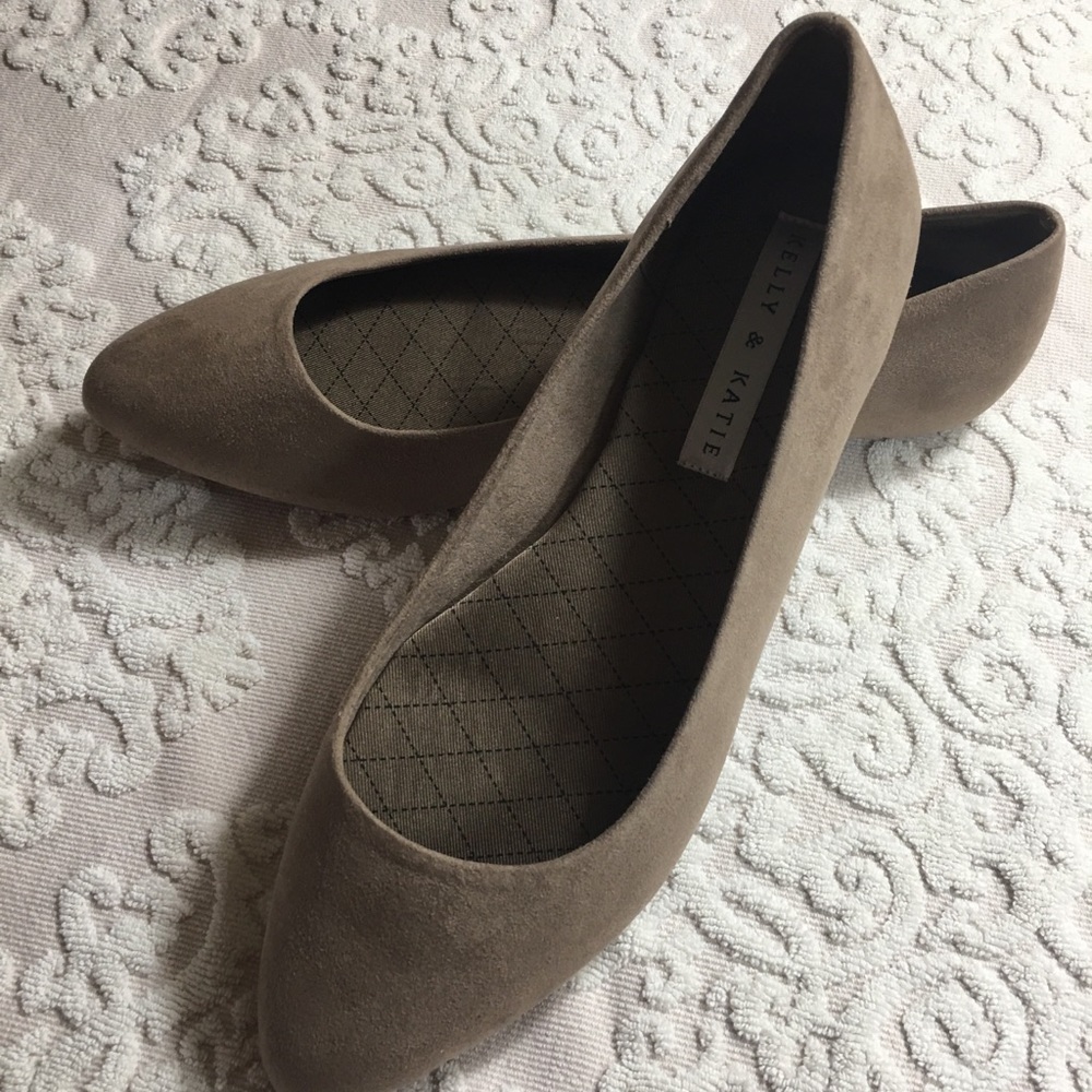 Kelly and Katie New Beige Suede Flats Size 10